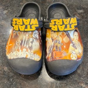 Size 10/11 little kid Star Wars crocs